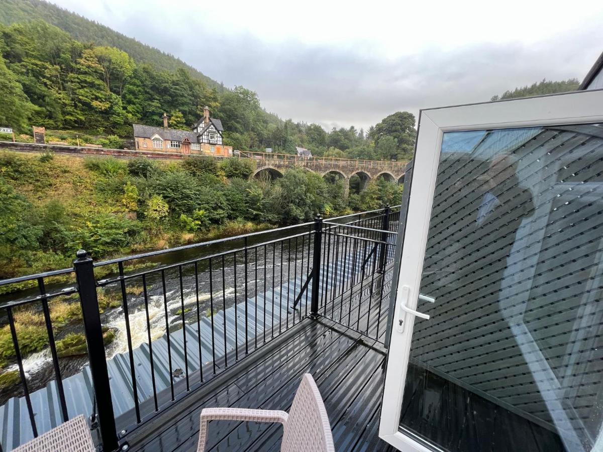 The Chainbridge Hotel Llangollen Exterior photo